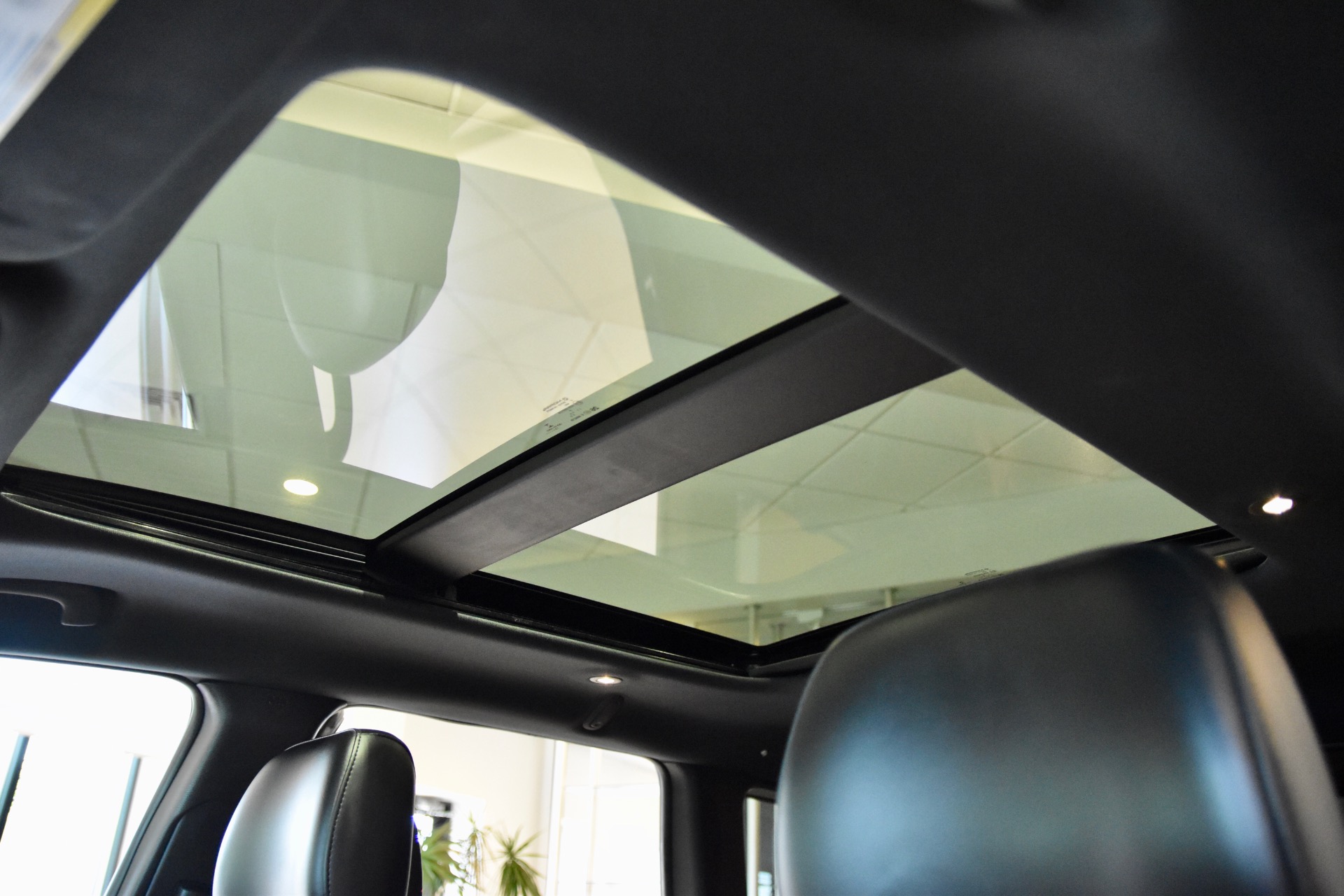 Jeep grand cherokee online panoramic roof